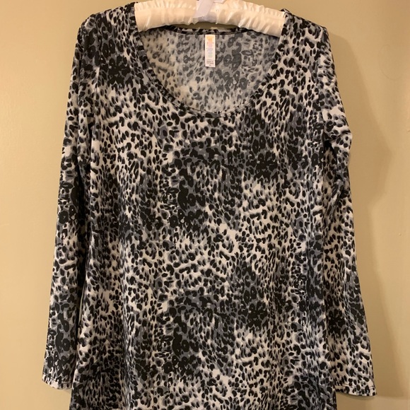 NWT Long Sleeve Cheetah print - Picture 1 of 6